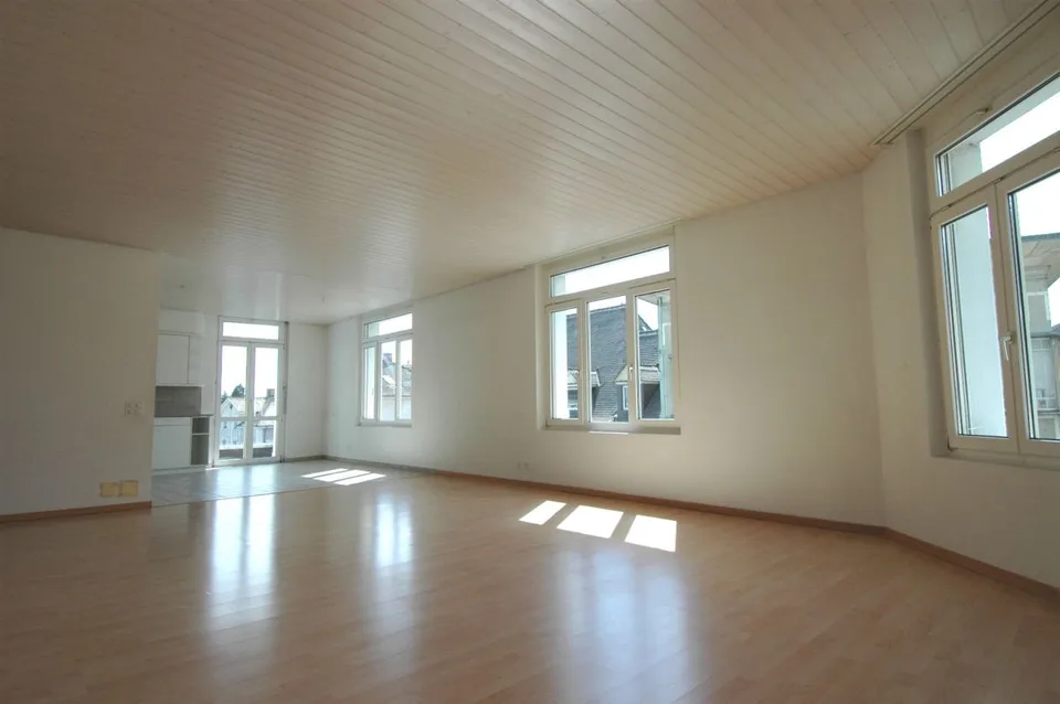 Lichtdurchflutete Stadtwohnung mitten im Zentrum