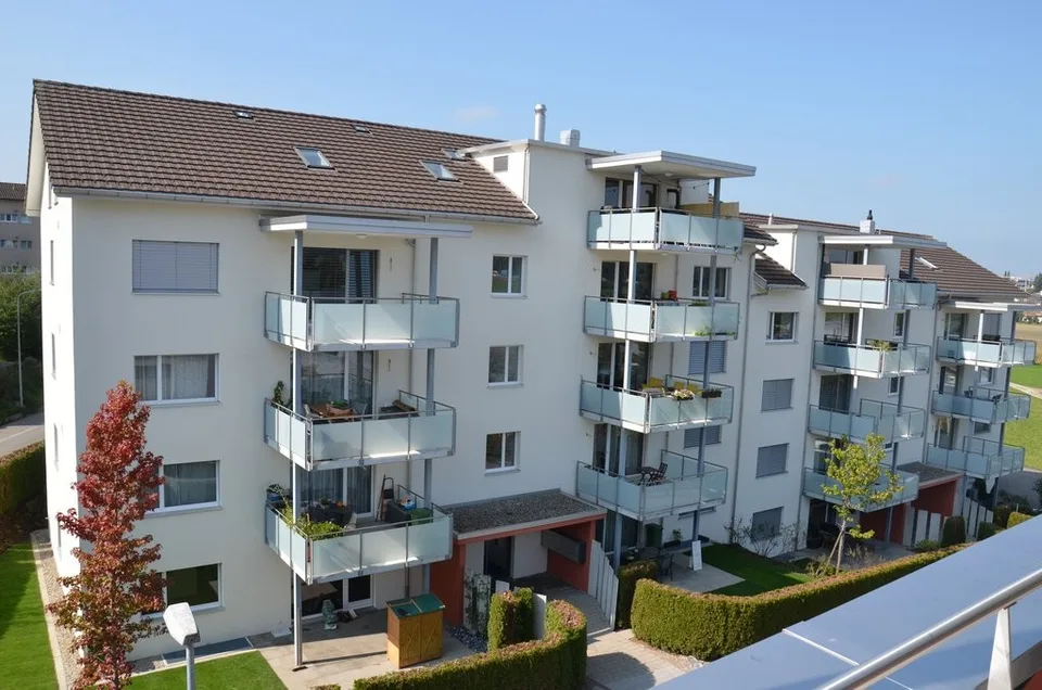 Aussenparkplatz an der Erlenstrasse 1/3 zu mieten.