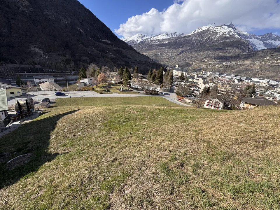 Ruhiges 0-Zimmer-Baugrundstück mit Entwicklungspotenzial, Visp