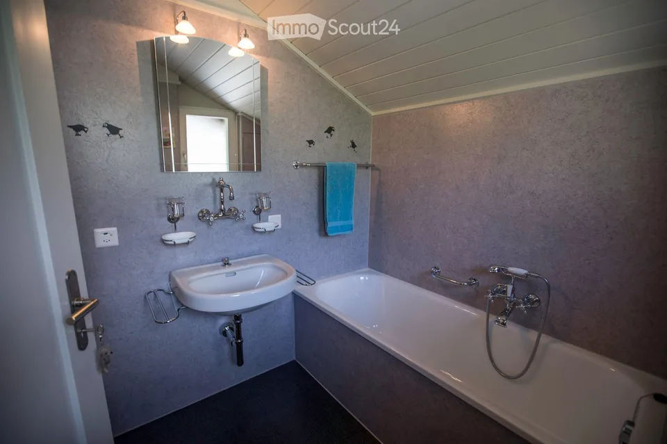 Kleines, renoviertes Chalet mit Garten