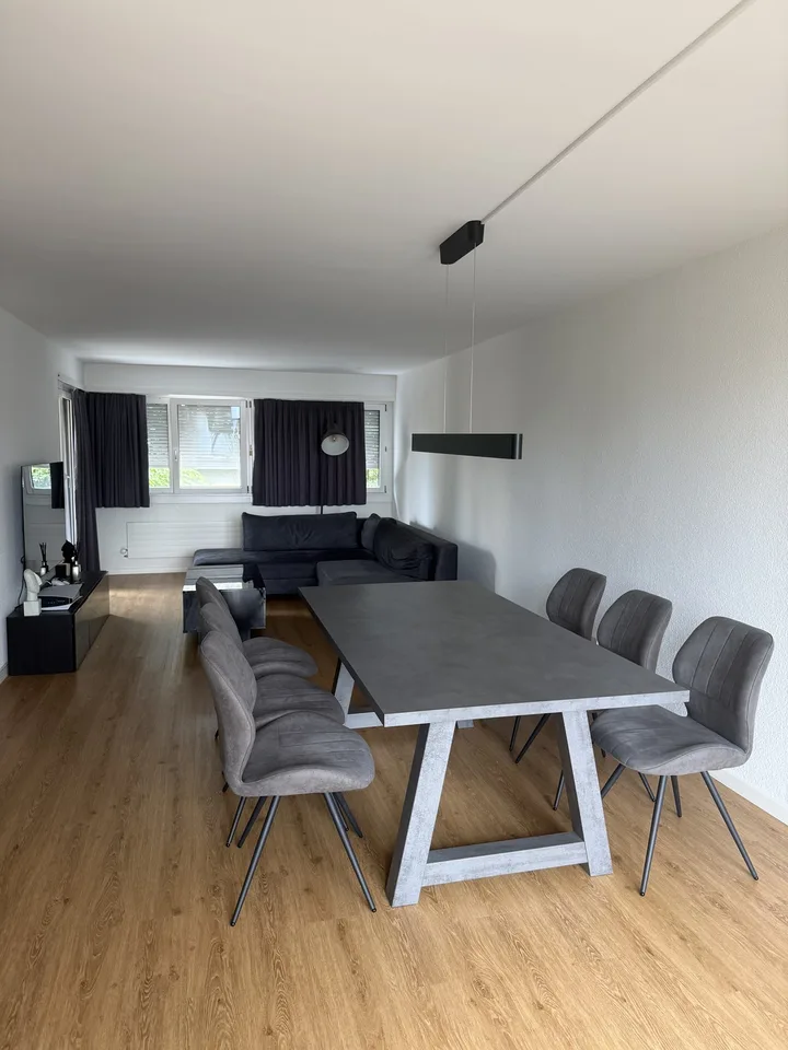 Schöne großzügige 3.5 Zimmern Wohnung