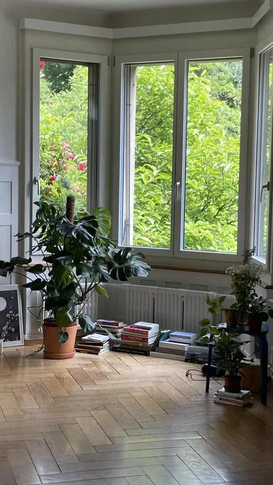 Chambre spacieuse à Zurich Kreis 6 disponible maintenant jusqu'à la fin août