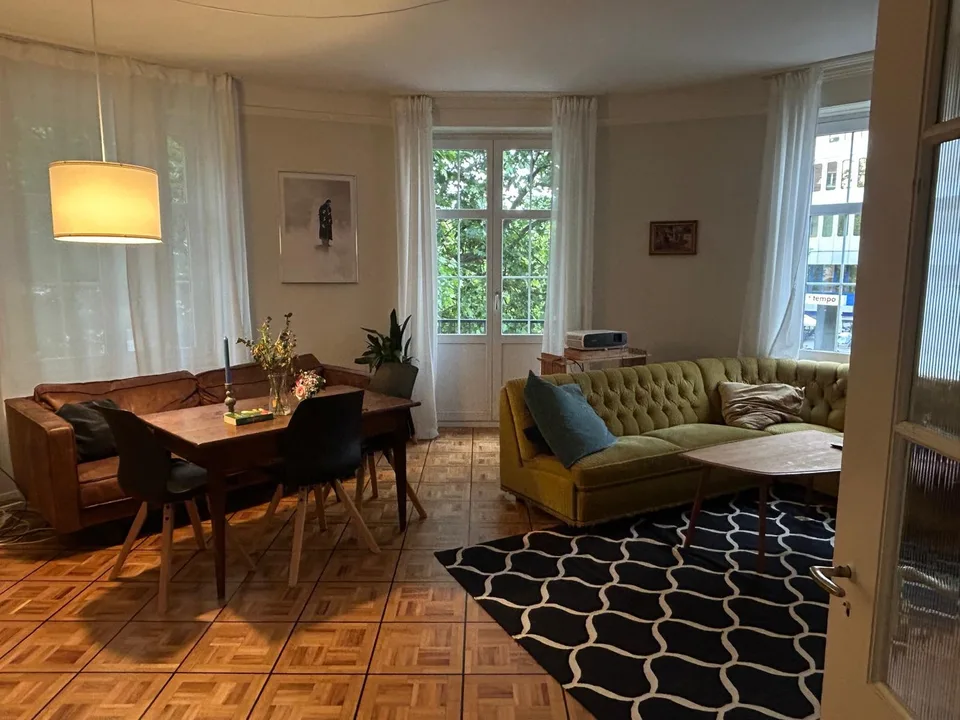 WG-Zimmer zu vermieten | schöne, grosse Altbauwohnung in St.Gallen