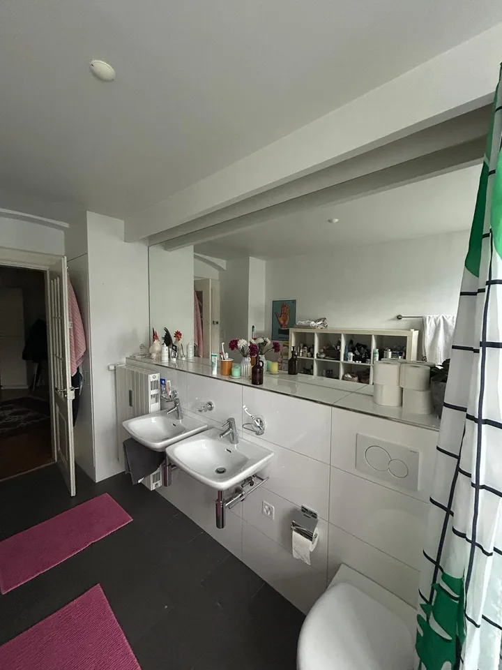 WG-Zimmer zu vermieten | schöne, grosse Altbauwohnung in St.Gallen
