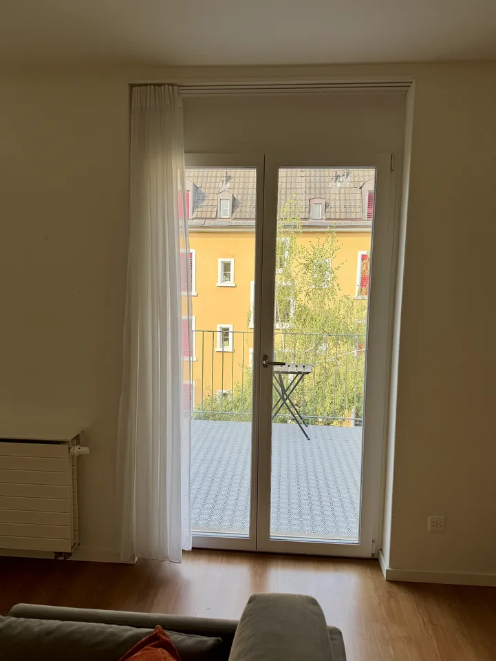 Bright & Charming 2.5-Room Apartment with Balcony in the Heart of Wiedikon (Kreis 3)