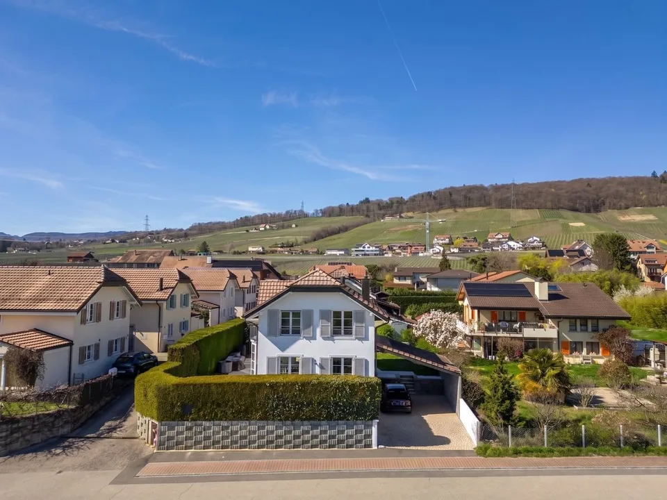 Confort et élégance pour cette maison individuelle entre Rolle et Nyon
