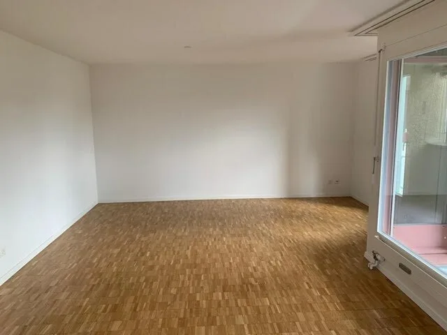 Appartement 4,5 pièces avec plancher attractif et balcon
