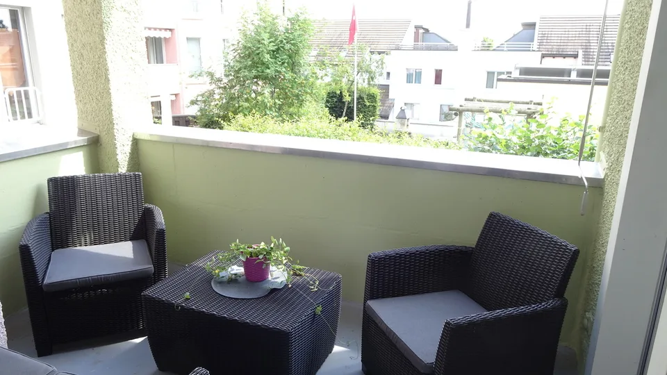 Appartement 4,5 pièces avec plancher attractif et balcon