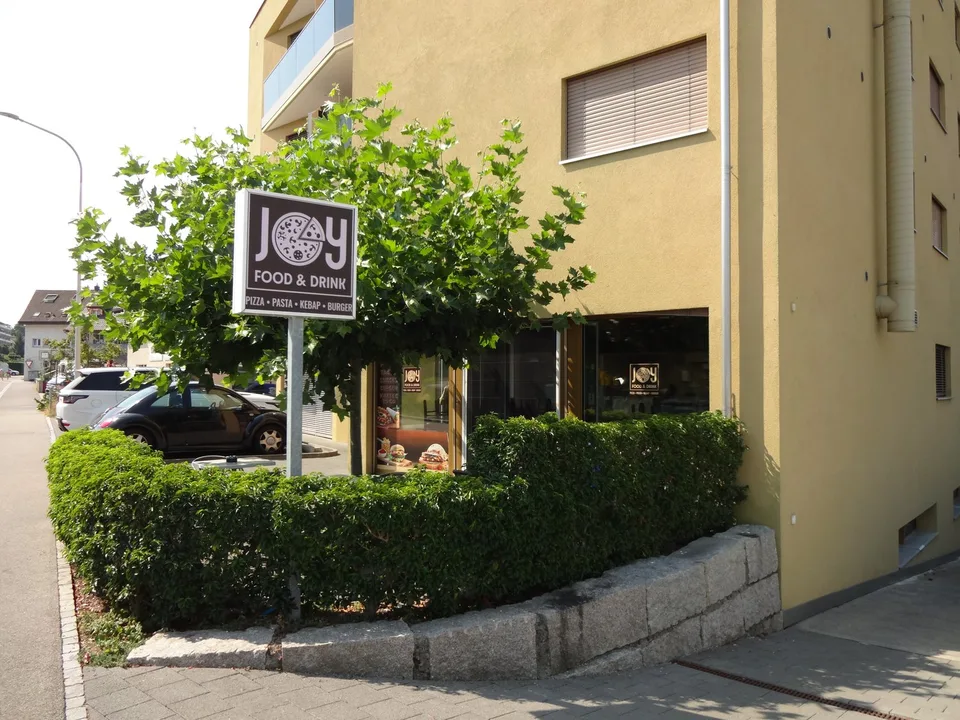 Zentral gelegener Imbiss oder Kebap unmittelbar neben dem Bahnhof in Menziken / AG
