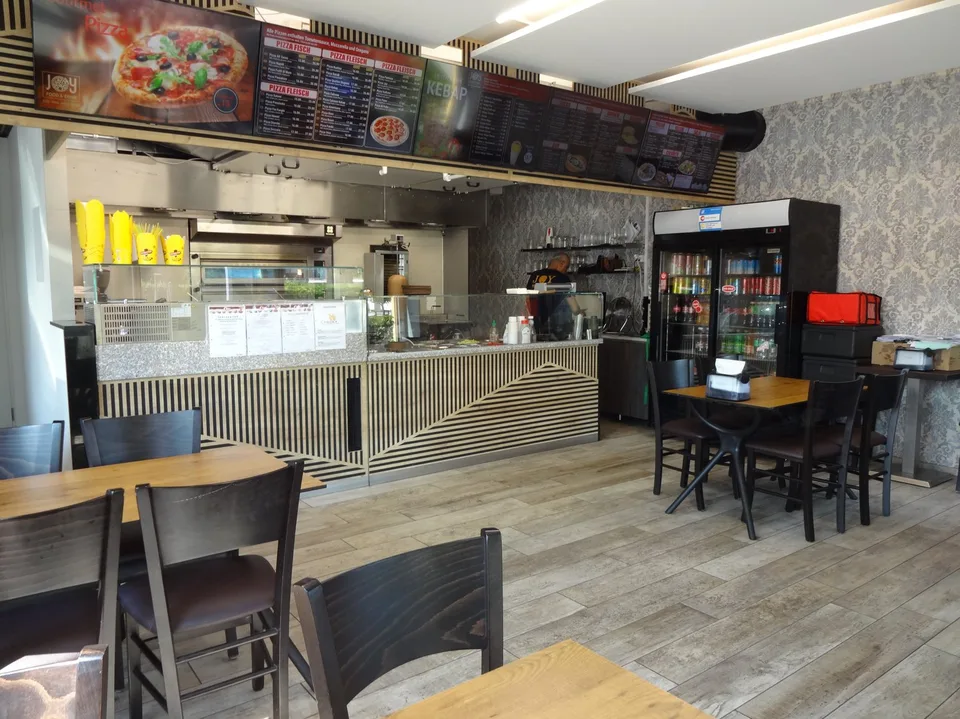 Zentral gelegener Imbiss oder Kebap unmittelbar neben dem Bahnhof in Menziken / AG