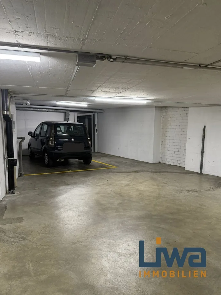 Parking space in basement garage near Brausebad - extra wide