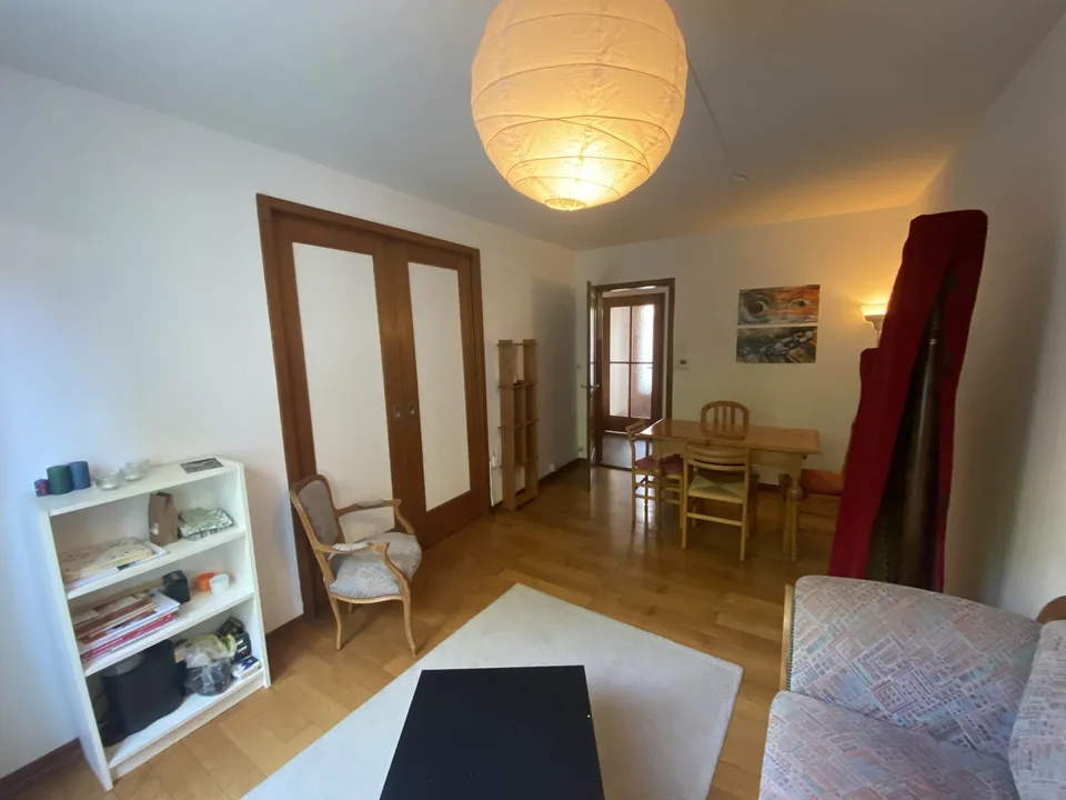 Bright shared apartment room with living room and garden in Basel
