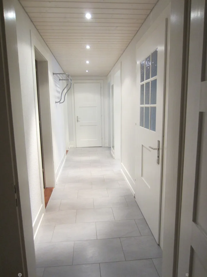 Bright 4.5-room apartment near train station / city center