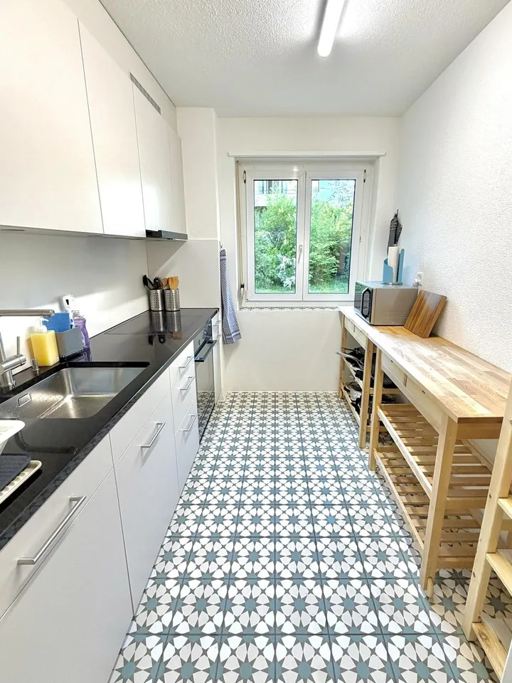 Grosses, schönes Zimmer an top Lage im Kreis 2 :)