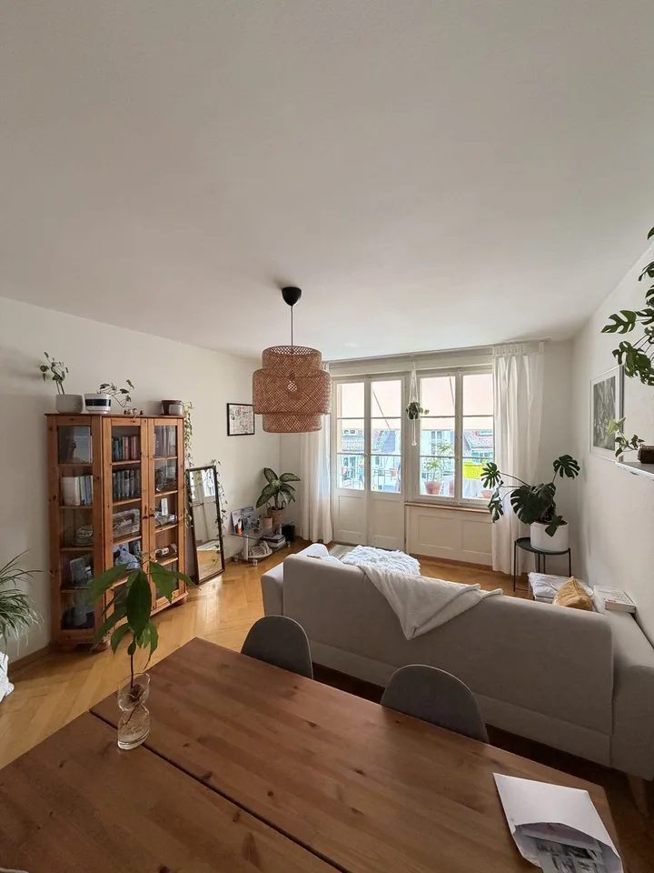 2,5 Zimmer-Altbauwohnung im Kirchenfeld (befristet)