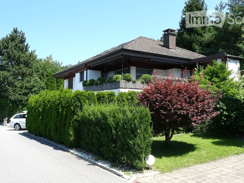 Modernes 7.5-Zimmer-Einfamilienhaus mit Pool und Minergie-Zertifikat in Kappel SO