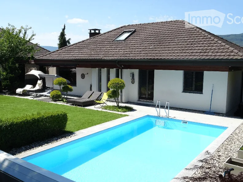 Modernes 7.5-Zimmer-Einfamilienhaus mit Pool und Minergie-Zertifikat in Kappel SO