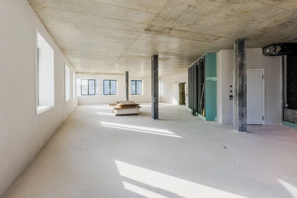 Unique commercial space in new building