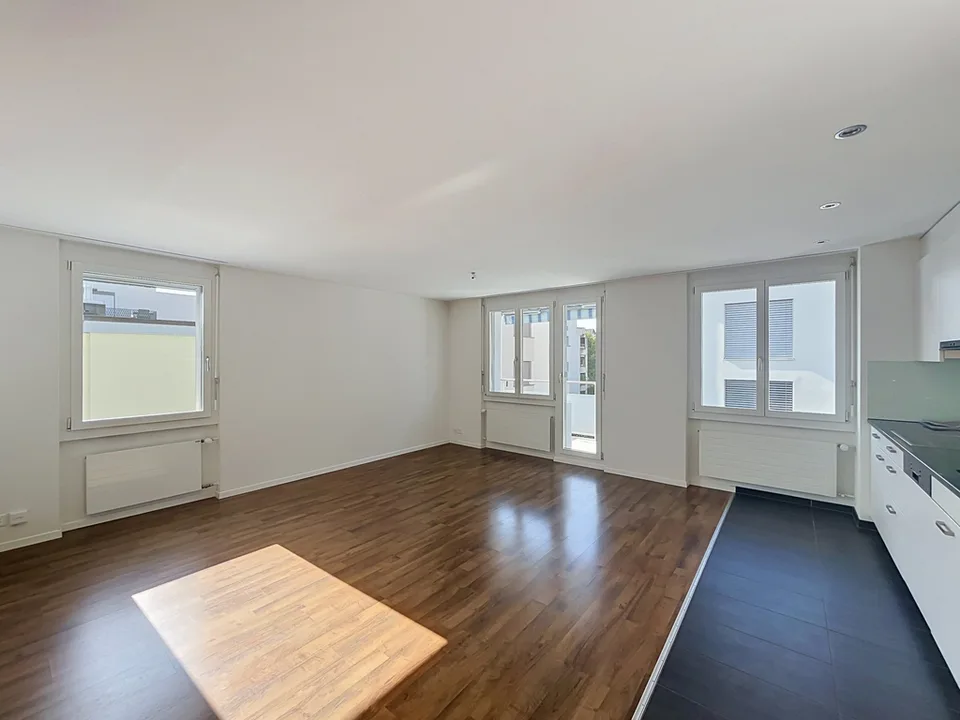 Appartement 3 pièces lumineux dans un emplacement central à 8050 Zurich-Oerlikon