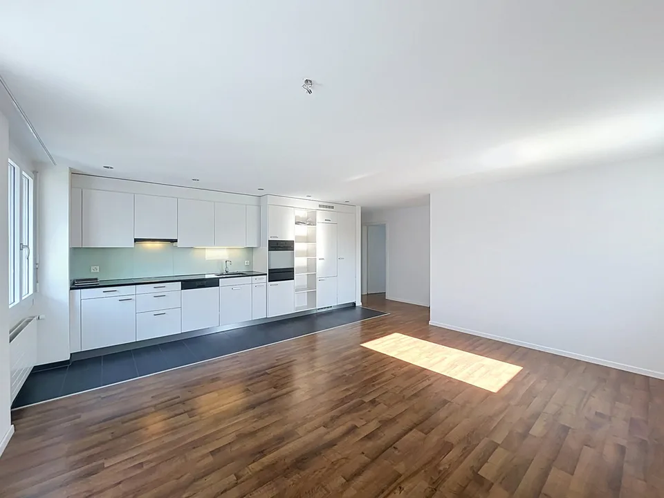 Appartement 3 pièces lumineux dans un emplacement central à 8050 Zurich-Oerlikon