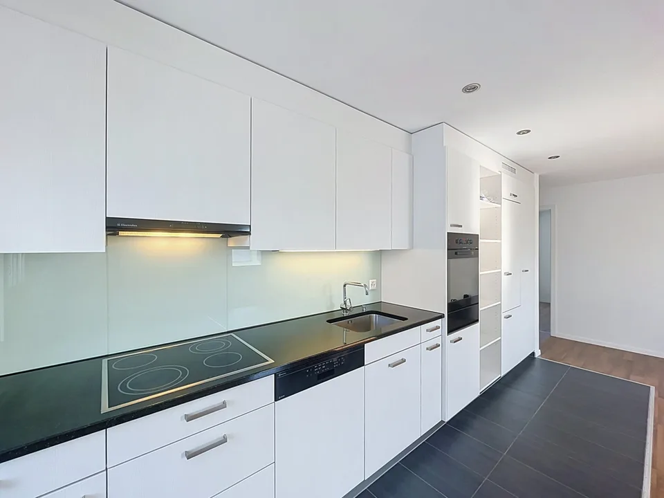 Appartement 3 pièces lumineux dans un emplacement central à 8050 Zurich-Oerlikon