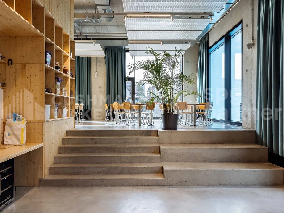 Restaurant de 336 m² avec deux terrasses et dépôt à Charmilles, Genève – photo 10 sur 13