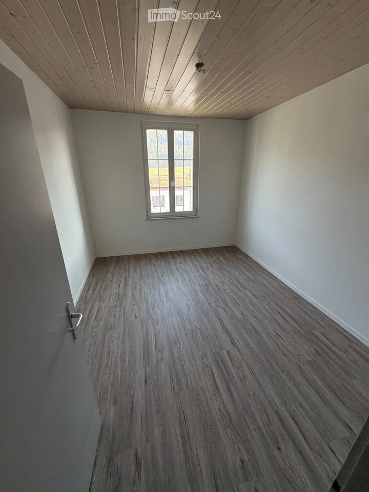 Schönes 3.5-Zimmer-Wohnung komplett renoviert in St-Imier