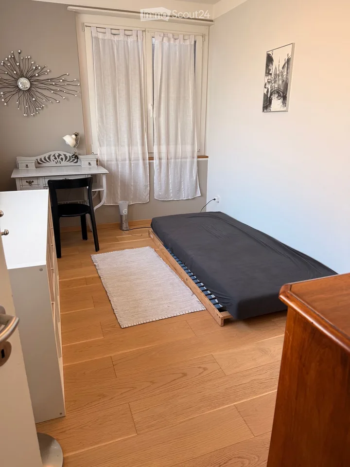 Petite chambre tranquille et lumineuse à louer