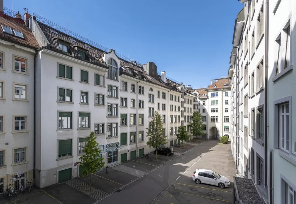 Appartement de 1,5 pièces en vieille construction avec vue généreuse