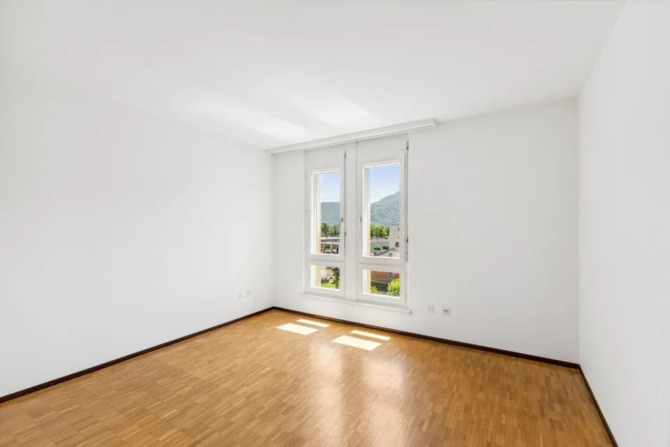 Helllichtes und geräumiges 2.5-Zimmer-Apartment in Gordola