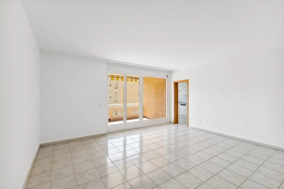 Helllichtes und geräumiges 2.5-Zimmer-Apartment in Gordola
