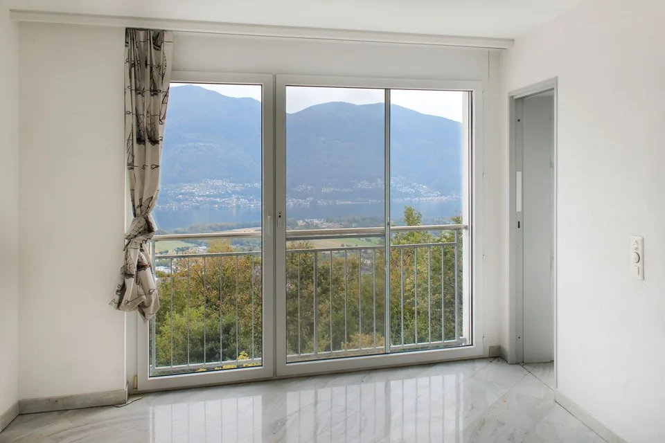APPARTAMENTO 4.5 LOCALI CON AMPIA TERRAZZA E VISTA LAGO
