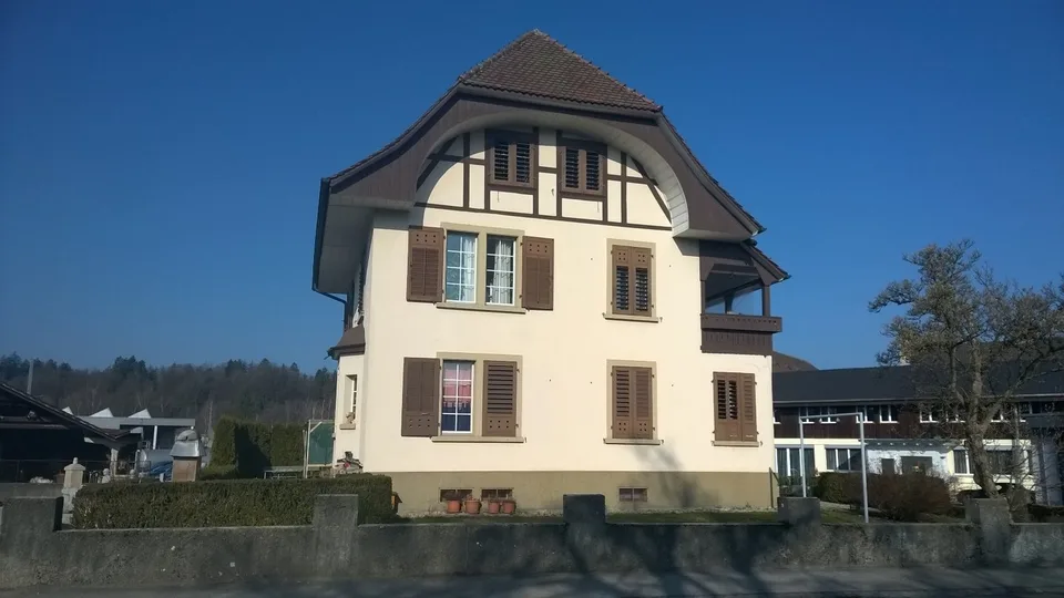 Gemütliche 2.5-Zimmer-Wohnung mit viel Charme und idealer Lage