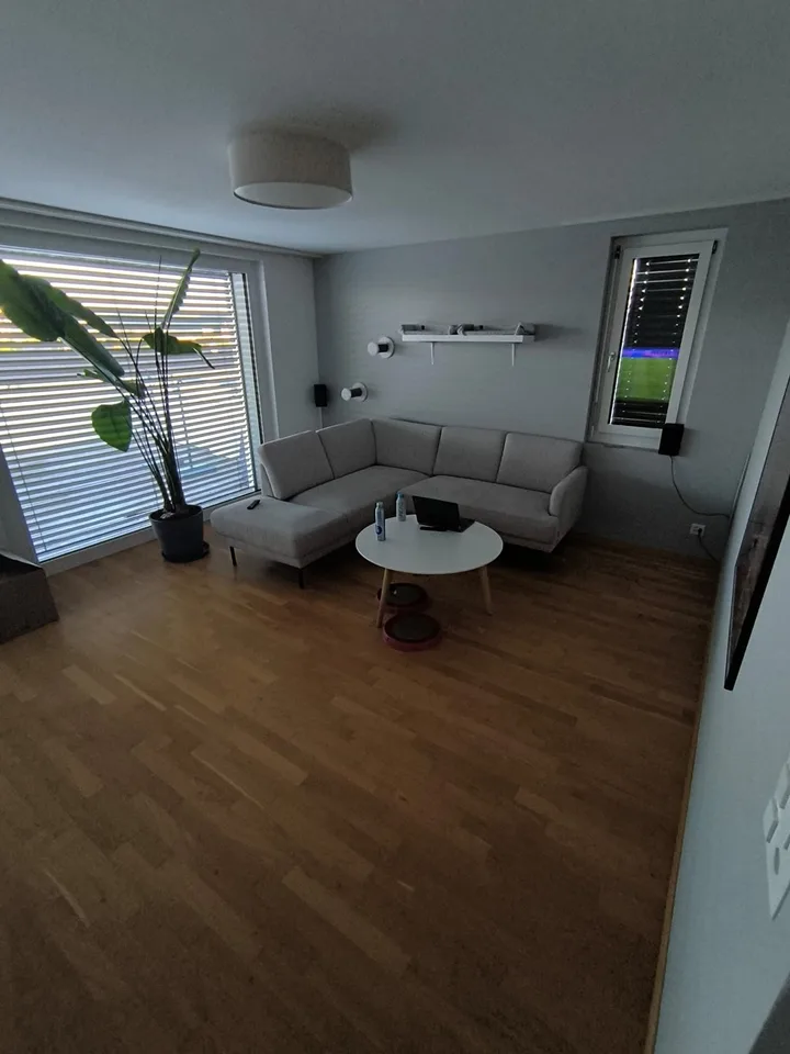 Schöne und helle 3.5-Zimmer-Wohnung mit Dachterrasse