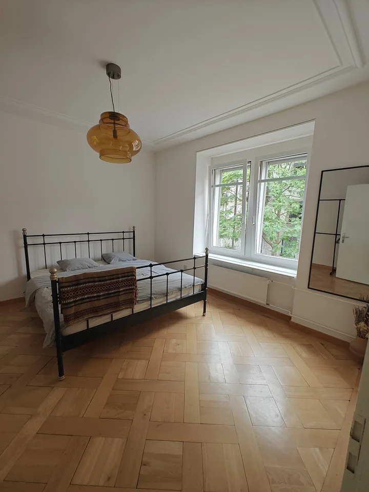 Beautiful old building apartment in a trendy neighborhood