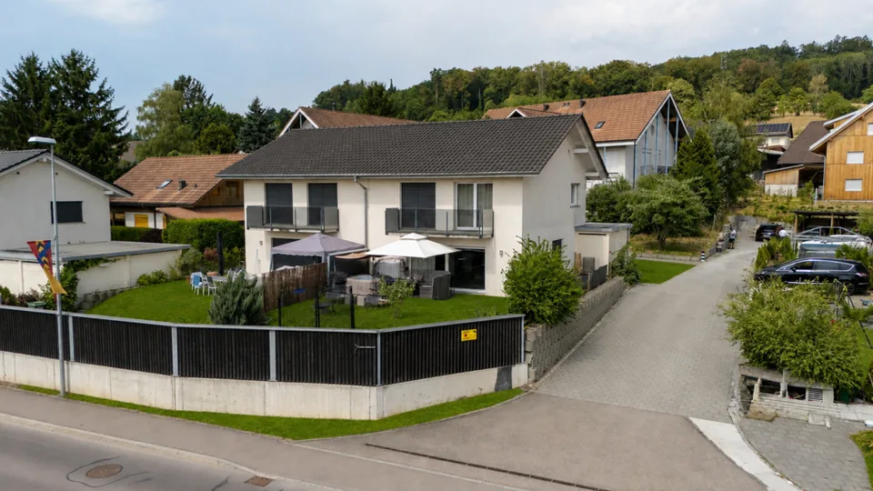 5.5 Zimmer Doppeleinfamilienhaus mit Aussicht