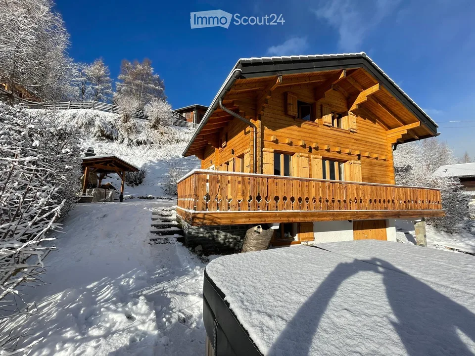 Charmant chalet de 5 pièces avec vue panoramique – La Tzoumaz (Domaine des 4 Vallées)
