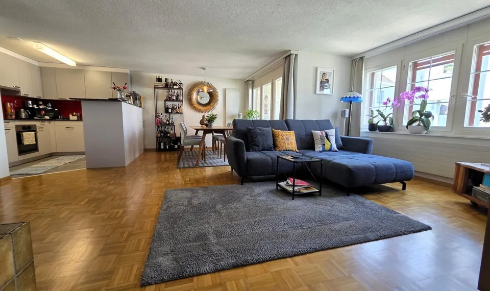 Ihr neues Zuhause im Herzen von Lachen – Grosszügige 4.5-Zimmer-Wohnung mit Balkon