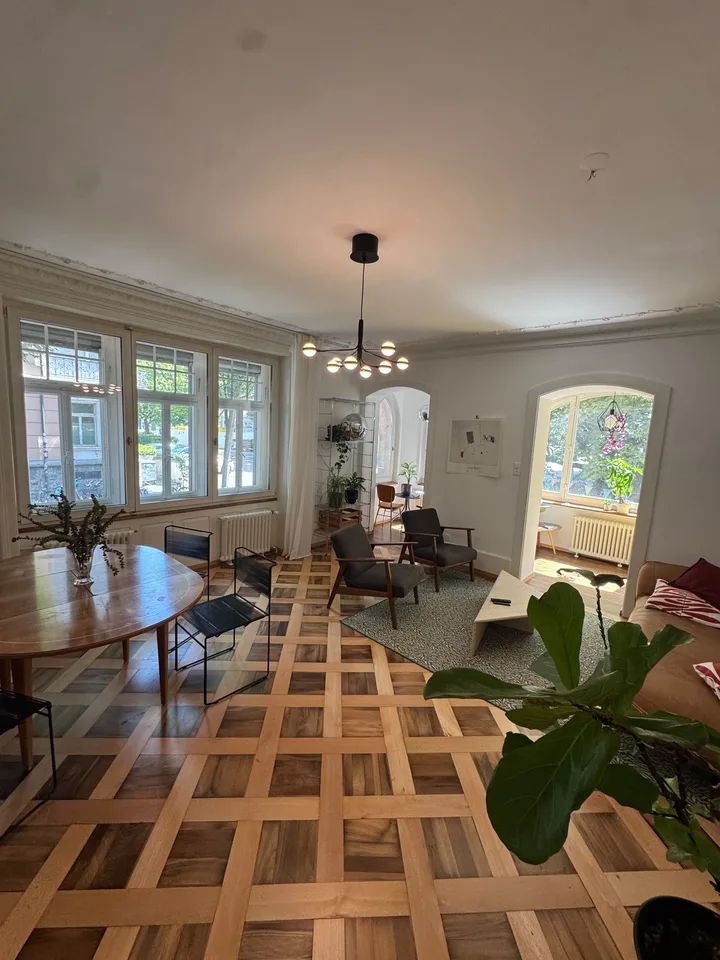 Shared apartment room