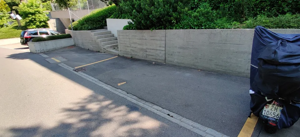 Aussenparkplatz in Kilchberg zu vermieten