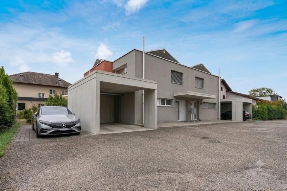 Wohnen mit Charme und Lebensqualität - stilvolles 4.5-Zimmer-Doppeleinfamilienhaus in familienfreundlicher Lage