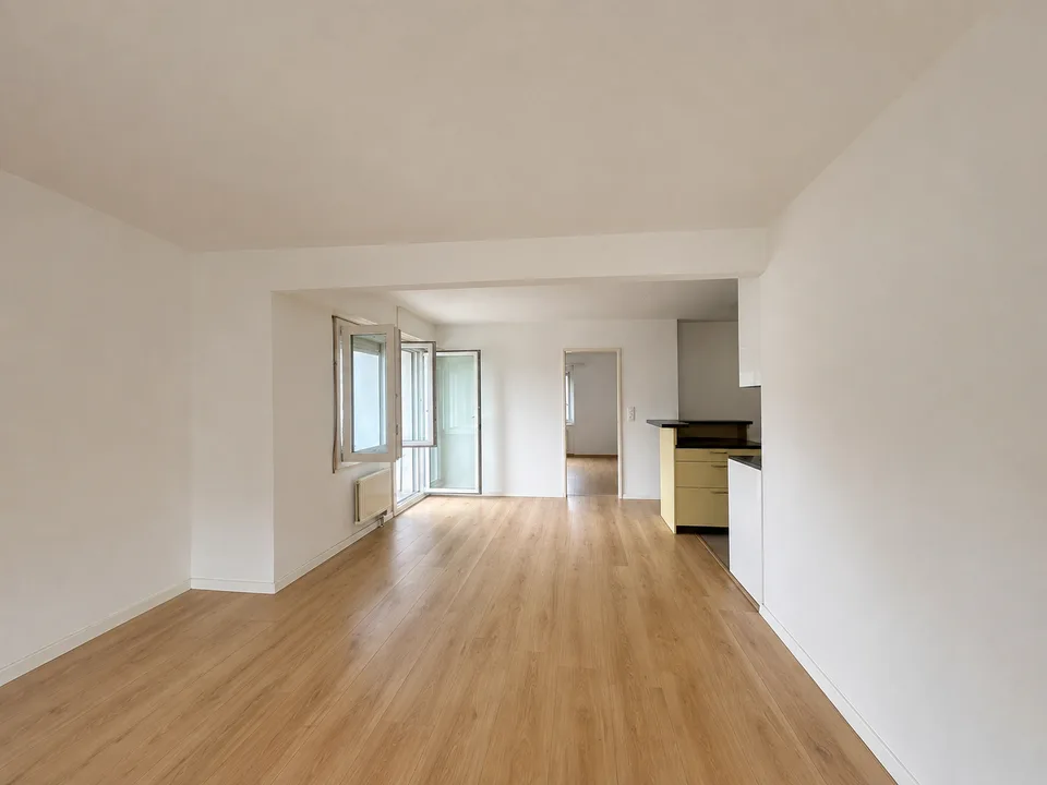 Helle 4.5-Zimmer-Wohnung mit Balkon in Lengnau BE