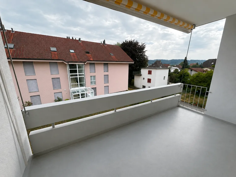 Helle 4.5-Zimmer-Wohnung mit Balkon in Lengnau BE