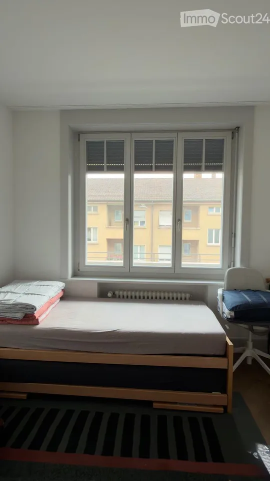 Bright 3.5-Room Apartment with Balcony in Zürich