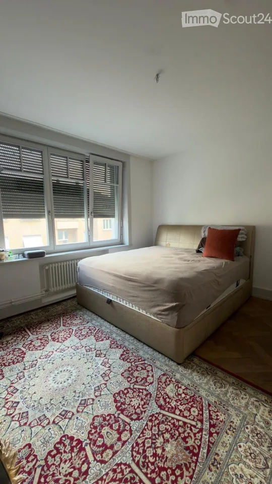 Bright 3.5-Room Apartment with Balcony in Zürich