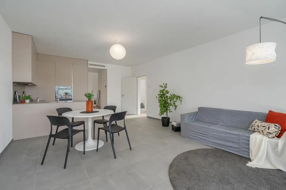PREGASSONA · ELEGANT 3½-ROOM APARTMENT WITH COVERED TERRACE AND GARDEN