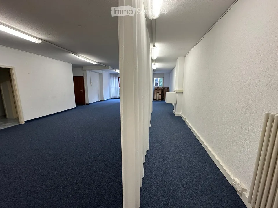 Subletting / Lease Takeover Commercial premises of 190 m² From April 1st