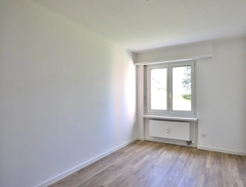 Lichtdurchflutete 4.5 Zimmer Familienwohnung an ruhiger Lage
