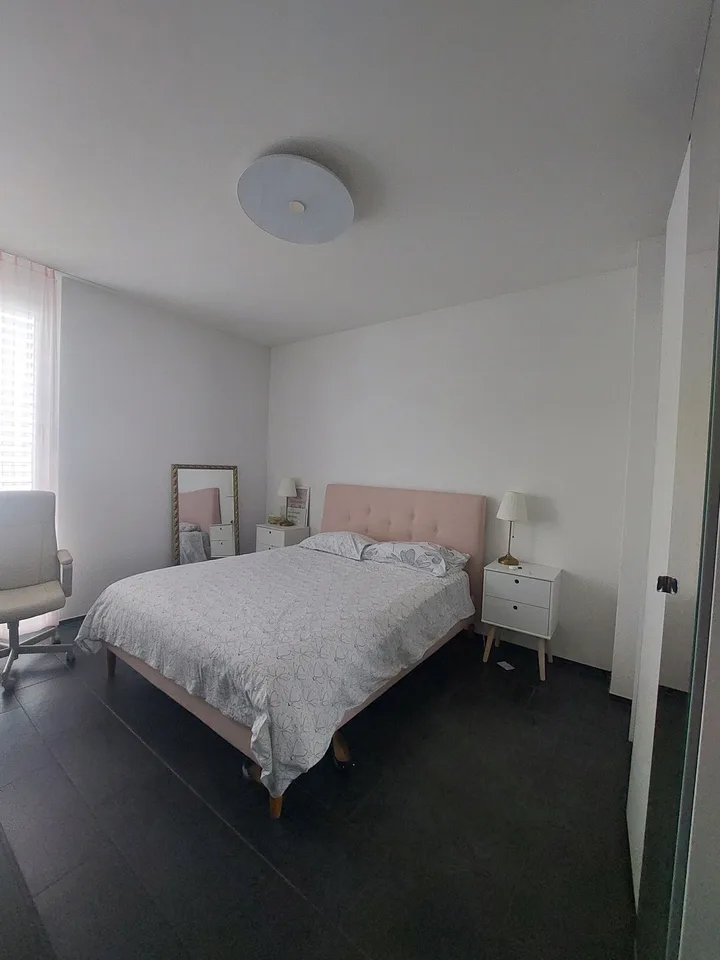 Room in flatshared
