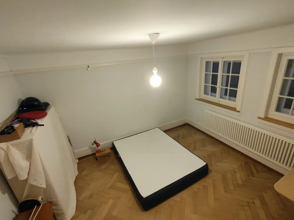 Wohnung in grossem Haus